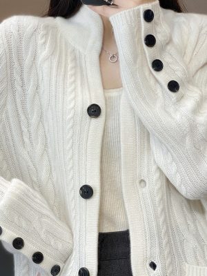 Wool cardigan with pocket