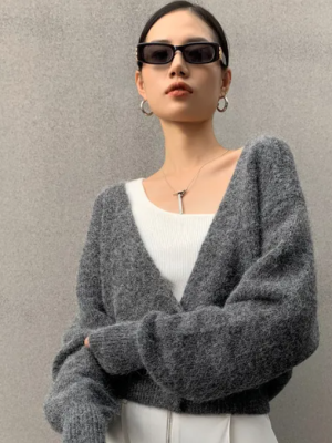 Short cardigan with buttons